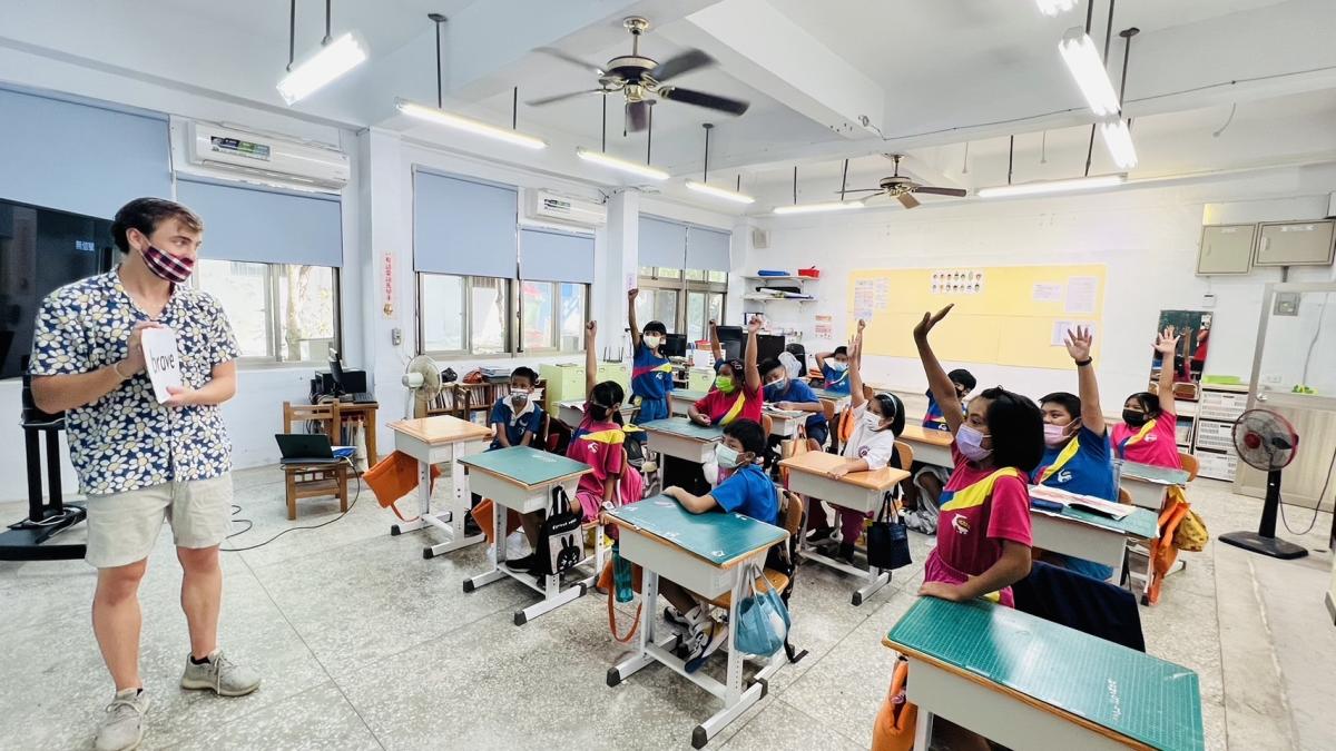 Ben Hazelton teaching in Vietnam